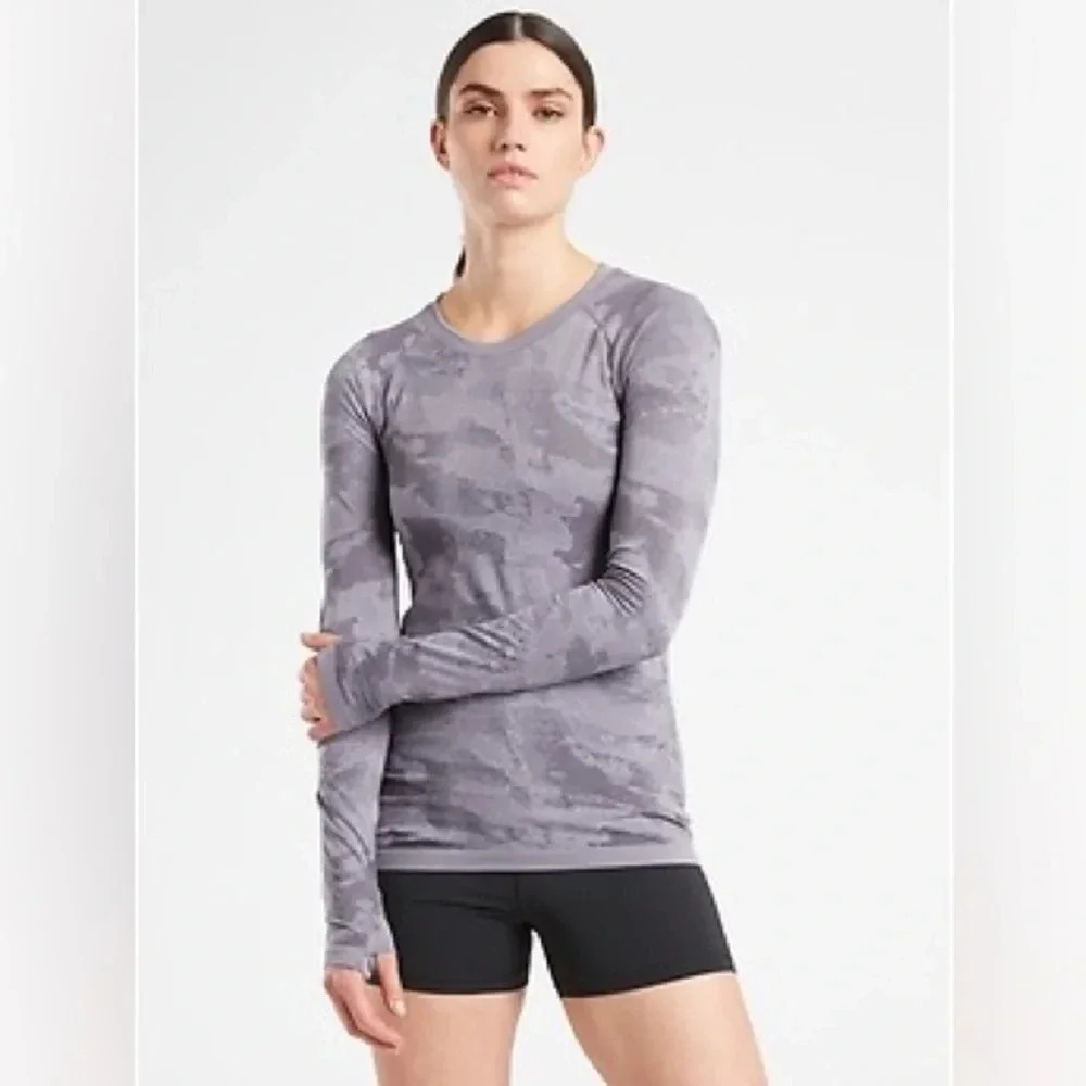 Athleta Momentum Camo Long Sleeve Top in lilac lavender size XS
